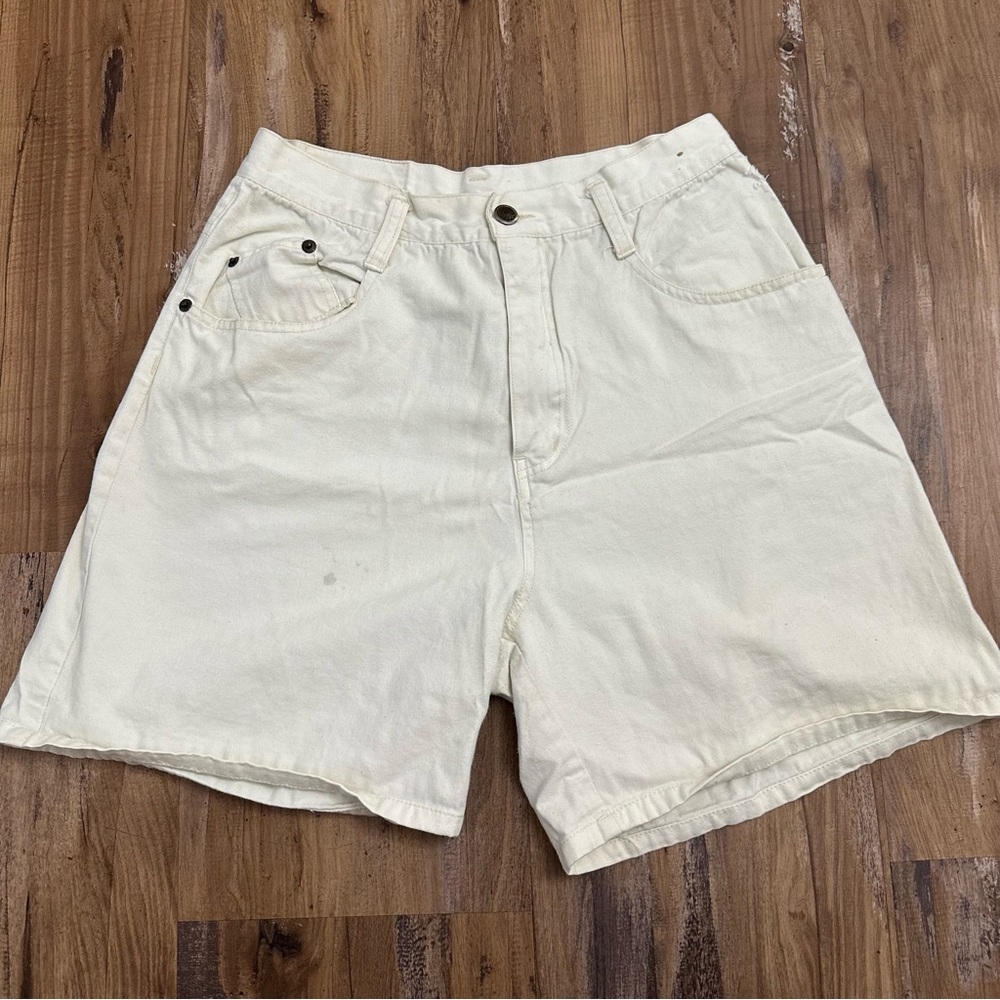 VTG 90s High Waisted White Dream Seruchi Bermuda Shorts